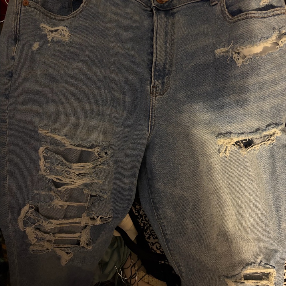 American Eagle Outfitters Light Blue Distressed Boyfriend Jeans